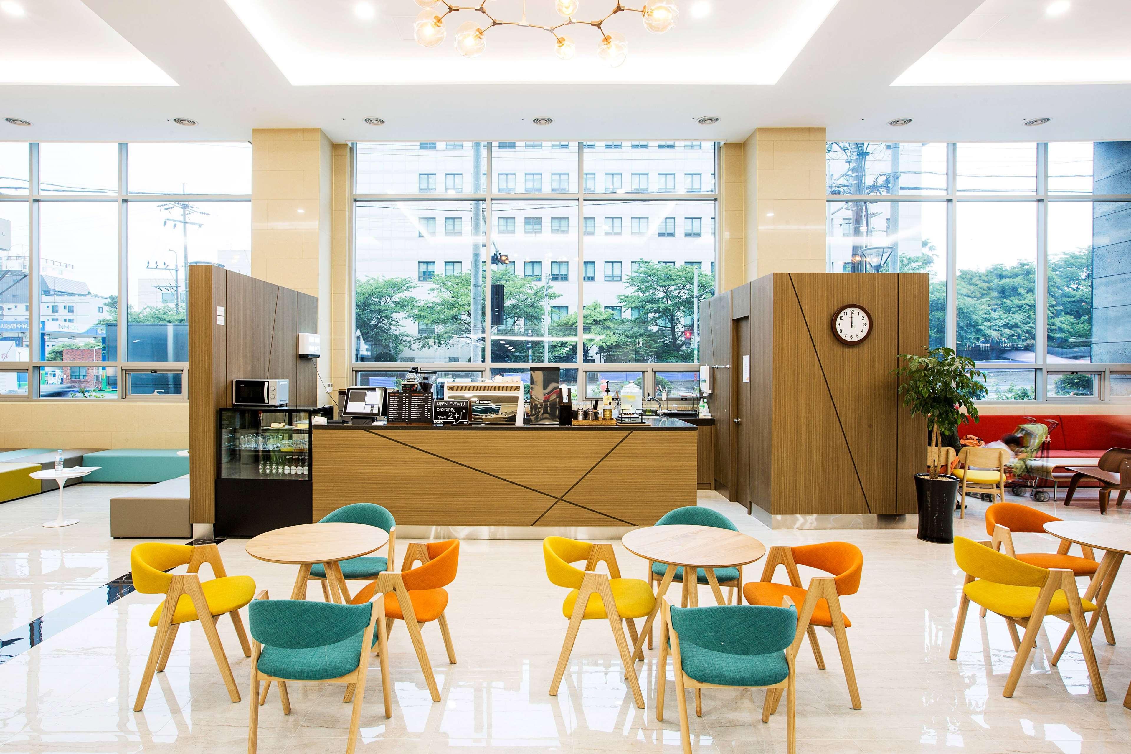 Ramada By Wyndham Jeju City Hall Kültér fotó