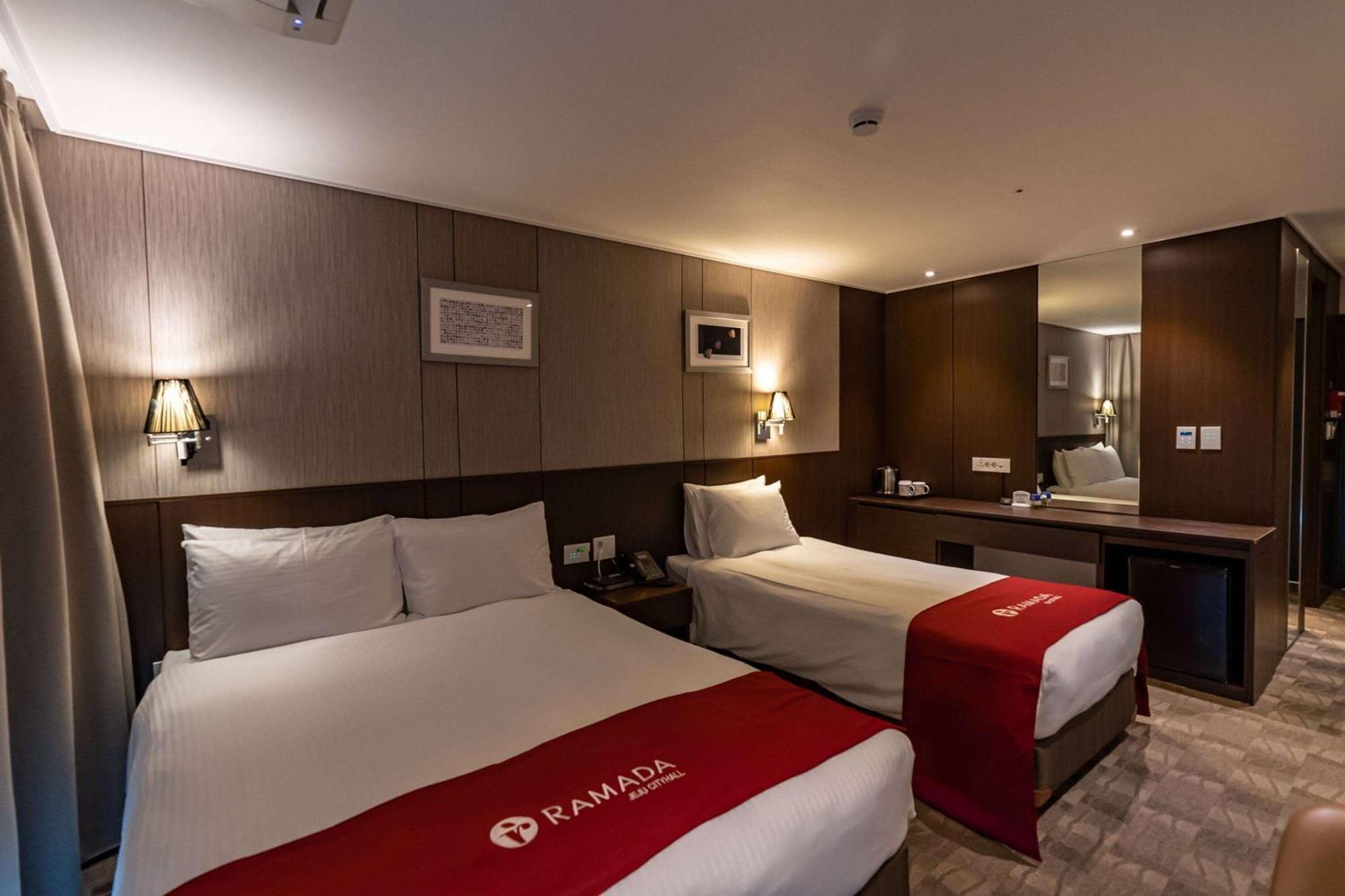 Ramada By Wyndham Jeju City Hall Kültér fotó
