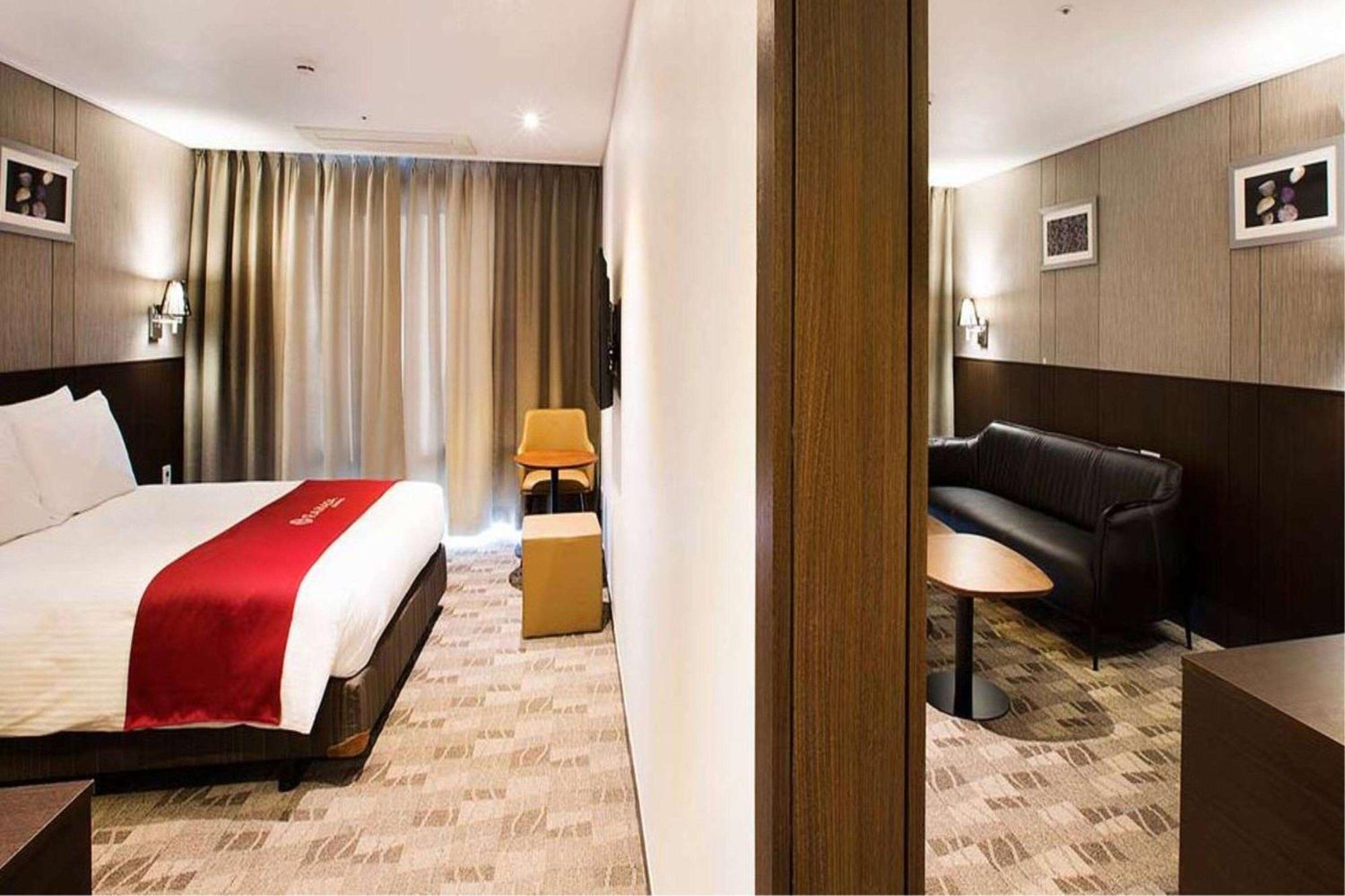 Ramada By Wyndham Jeju City Hall Kültér fotó