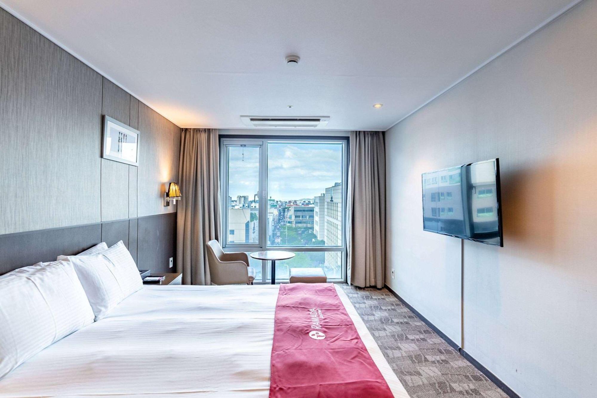Ramada By Wyndham Jeju City Hall Kültér fotó