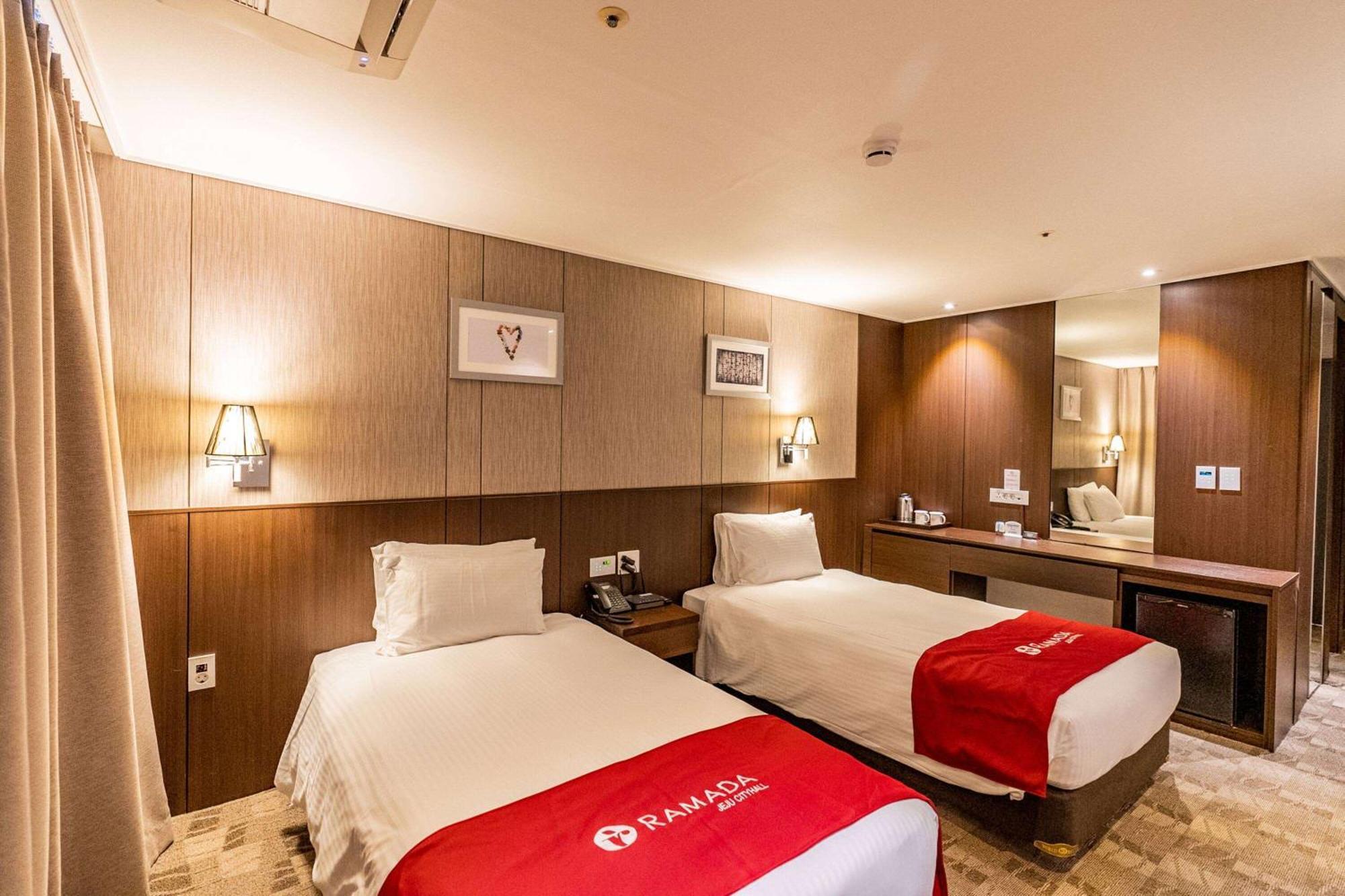 Ramada By Wyndham Jeju City Hall Kültér fotó